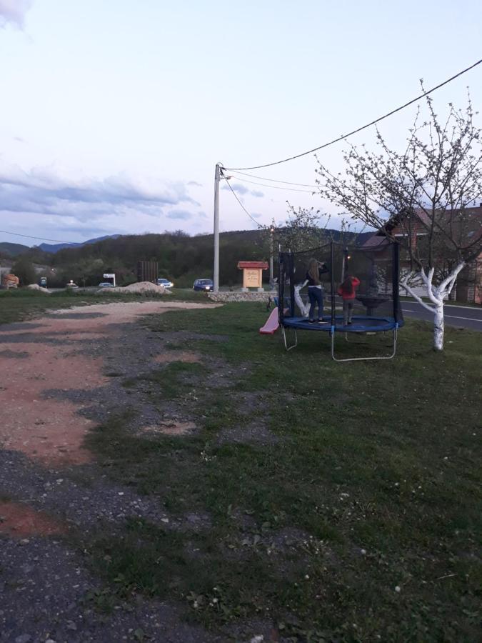 Apartman Teo &Tena Otočac Εξωτερικό φωτογραφία
